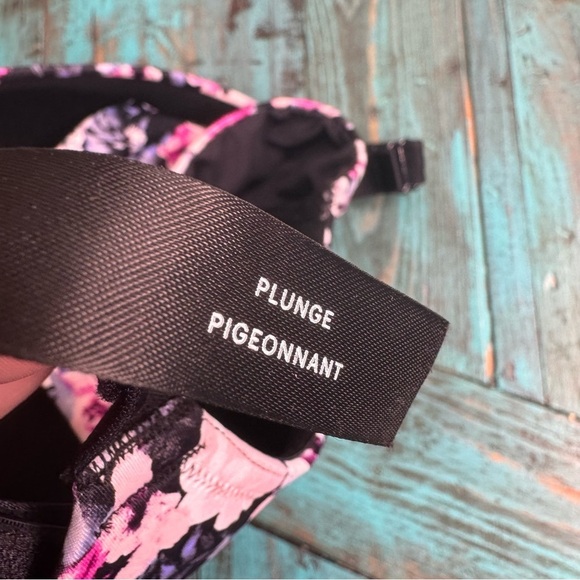 Pennington's Deesse Plunge Floral Bra Front Closure Size 44DD - Picture 9 of 9